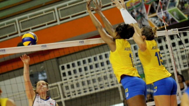 Chile se inclinó ante Brasil en el Sudamericano femenino de voleibol Chile se inclinó ante Brasil en el Sudamericano femenino de voleibol