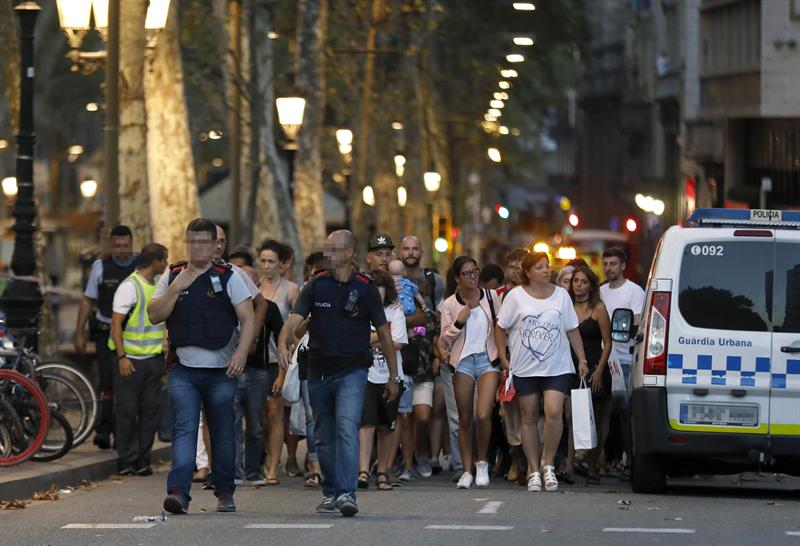 Atropello masivo en La Rambla de Barcelona Atropello masivo en La Rambla de Barcelona