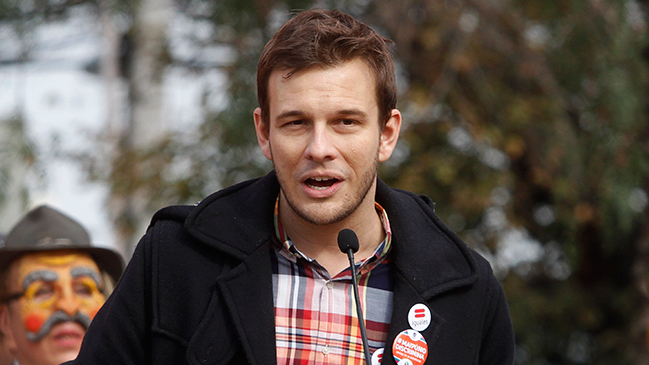 Críticas y apoyos a Luis Larraín, candidato de Chile Vamos que se restó de campaña de Piñera