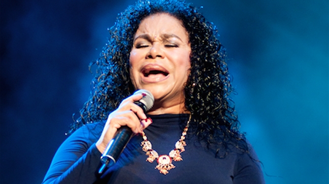 Eva Ayllon presentará show de gala en el Municipal de Santiago Eva Ayllon presentará show de gala en el Municipal de Santiago