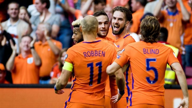 Holanda superó a Bulgaria y mantiene la esperanza en la lucha por llegar a Rusia 2018 Holanda superó a Bulgaria y mantiene la esperanza en la lucha por llegar a Rusia 2018