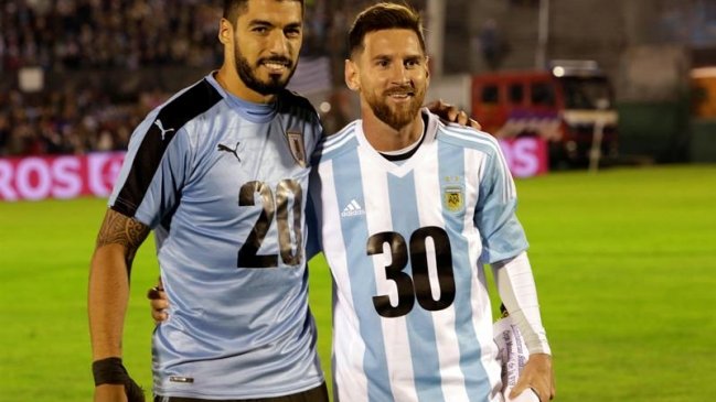 Presidente del fútbol uruguayo: Lo ideal es organizar el Mundial solo con Argentina