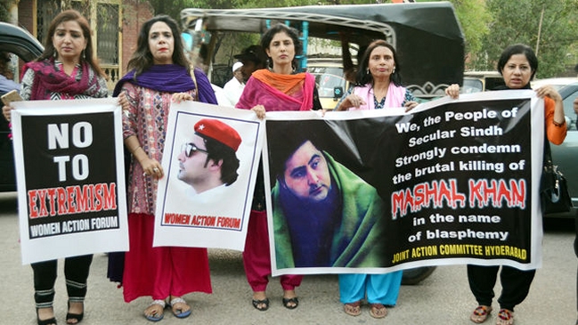 Pakistán: Tribunal acusa a 57 personas de linchamiento a joven por blasfemia