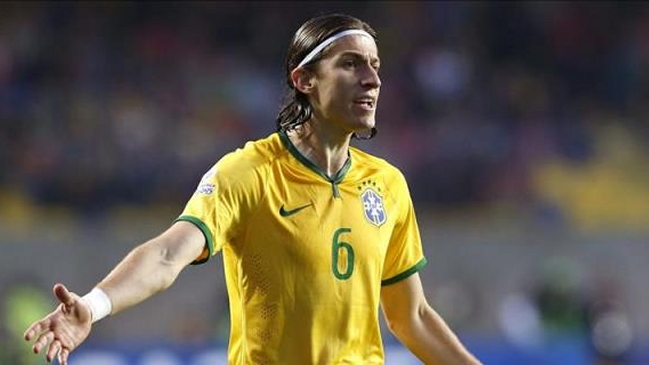 Brasil confirmó baja de Filipe Luis y convocó a un nuevo lateral para los duelos ante Bolivia y Chile Brasil confirmó baja de Filipe Luis y convocó a un nuevo lateral para los duelos ante Bolivia y Chile