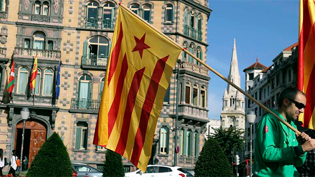 Cataluña desafía al Estado y mantiene el referéndum