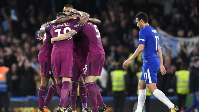 Manchester City superó por la mínima a Chelsea y sigue en la cima de la Premier League Manchester City superó por la mínima a Chelsea y sigue en la cima de la Premier League