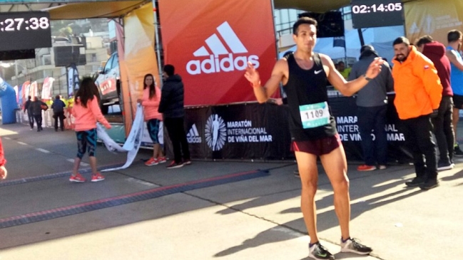César Díaz y Clara Morales triunfaron en el Maratón Internacional de Viña del Mar César Díaz y Clara Morales triunfaron en el Maratón Internacional de Viña del Mar
