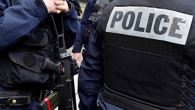 Francia: Cinco detenidos tras hallazgo de un explosivo casero en París