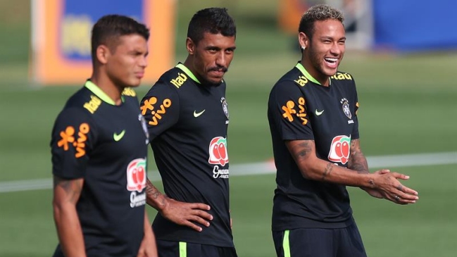 Neymar encabezó la primera práctica de Brasil de cara a los duelos con Bolivia y Chile Neymar encabezó la primera práctica de Brasil de cara a los duelos con Bolivia y Chile