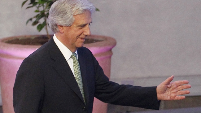 Tabaré Vázquez lidera comitiva uruguaya que abordará con Macri y Cartes el Mundial 2030 Tabaré Vázquez lidera comitiva uruguaya que abordará con Macri y Cartes el Mundial 2030