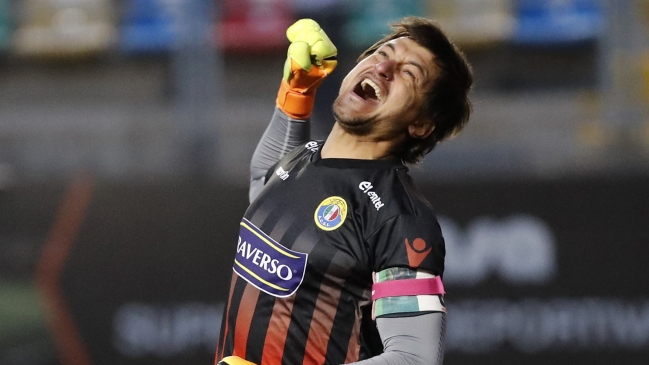 Nicolás Peric: Marcelo Díaz no debiese ser un ausente de la selección Nicolás Peric: Marcelo Díaz no debiese ser un ausente de la selección