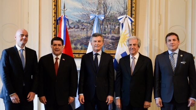 Macri, Cartes y Vázquez presentaron a Infantino la candidatura para el Mundial 2030 Macri, Cartes y Vázquez presentaron a Infantino la candidatura para el Mundial 2030