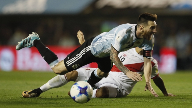 La prensa argentina calificó de injusto el empate con Perú y aseguró que tiene La prensa argentina calificó de injusto el empate con Perú y aseguró que tiene