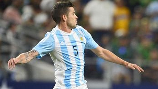 Fernando Gago estará al menos seis meses de baja por rotura de ligamentos Fernando Gago estará al menos seis meses de baja por rotura de ligamentos