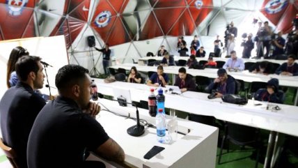 Claudio Bravo y Gonzalo Jara hablaron previo al viaje de Chile a Sao Paulo