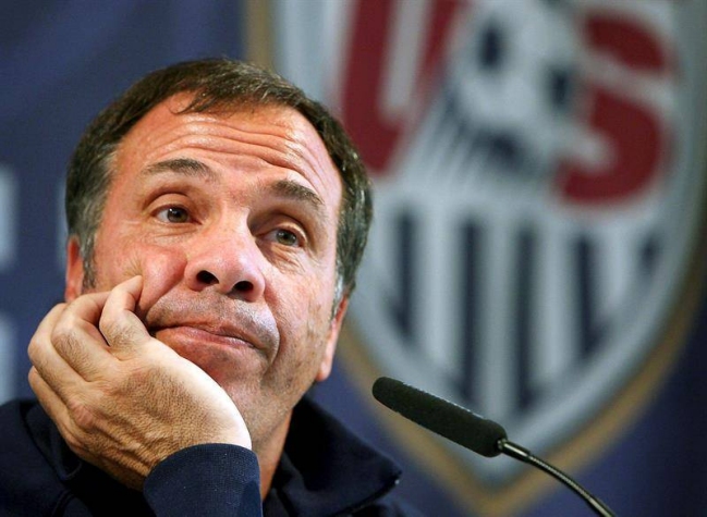 Bruce Arena renunció a la banca de Estados Unidos Bruce Arena renunció a la banca de Estados Unidos