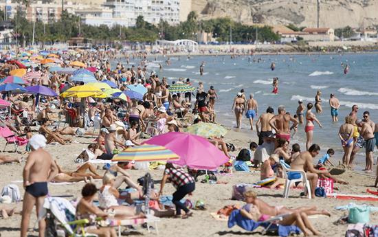 Las tres cirugías plásticas más demandadas por chilenos en primavera