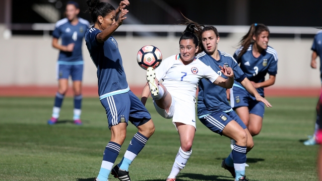 La selección chilena femenina igualó con Argentina en duelo amistoso La selección chilena femenina igualó con Argentina en duelo amistoso