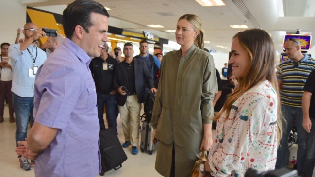 Puig y Sharapova llegaron a Puerto Rico para entregar ayuda a damnificados por huracán María Puig y Sharapova llegaron a Puerto Rico para entregar ayuda a damnificados por huracán María