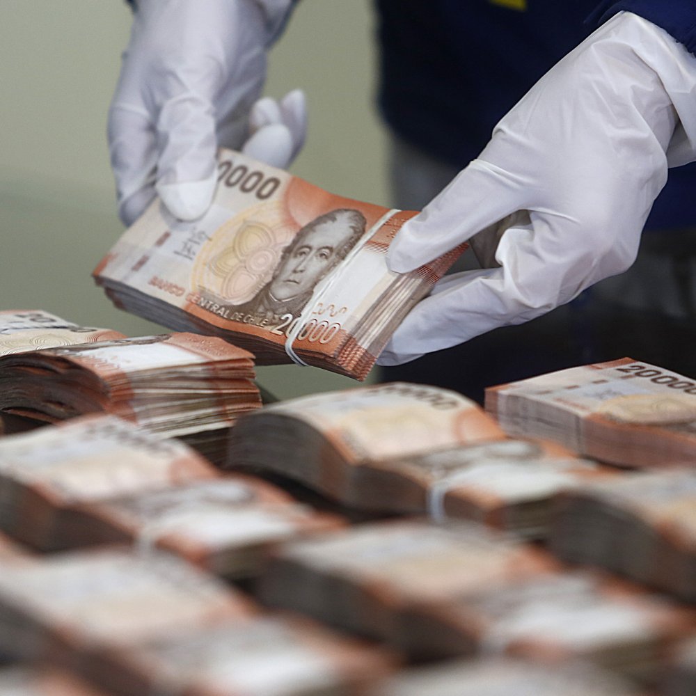 Mujer que viajaba a Tocopilla se equivocó de maleta y encontró 108 millones de pesos Mujer que viajaba a Tocopilla se equivocó de maleta y encontró 108 millones de pesos