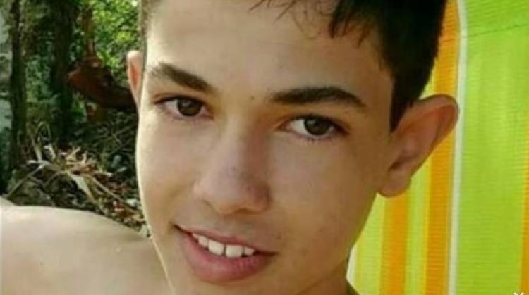 Falleció adolescente alcanzado por un rayo durante partido de fútbol en Brasil Falleció adolescente alcanzado por un rayo durante partido de fútbol en Brasil