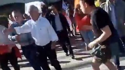 Sobrino de Navarro no se arrepiente de lanzarle monedas a Piñera: 