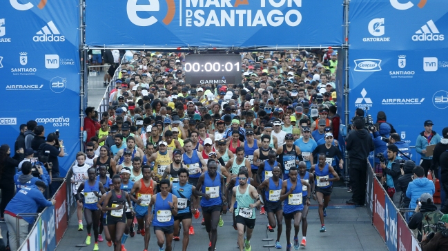 Maratón de Santiago promueve entrenamiento para que runners se atrevan a correr los 42K Maratón de Santiago promueve entrenamiento para que runners se atrevan a correr los 42K