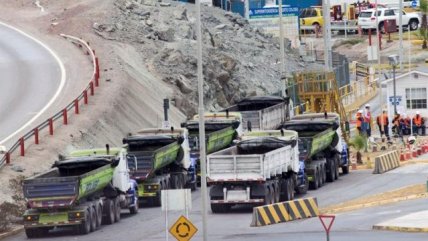   Trabajadores de minera Escondida paralizaron sus faenas tras anuncio de despidos 