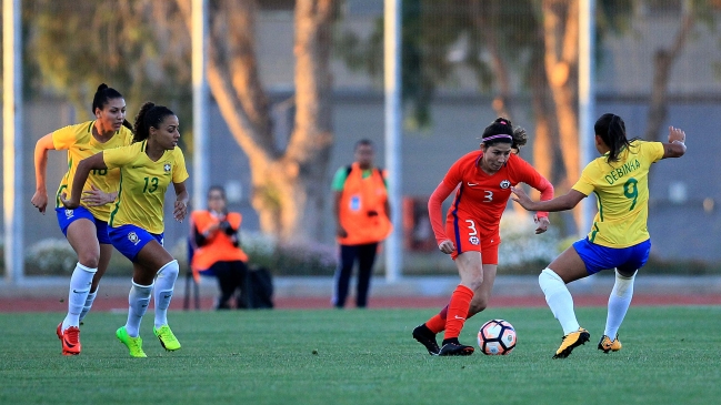 La selección chilena femenina cayó ante Brasil en amistoso jugado en Ovalle La selección chilena femenina cayó ante Brasil en amistoso jugado en Ovalle