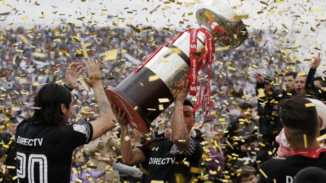 Trofeo del Torneo de Transición estará el domingo en el Estadio Monumental