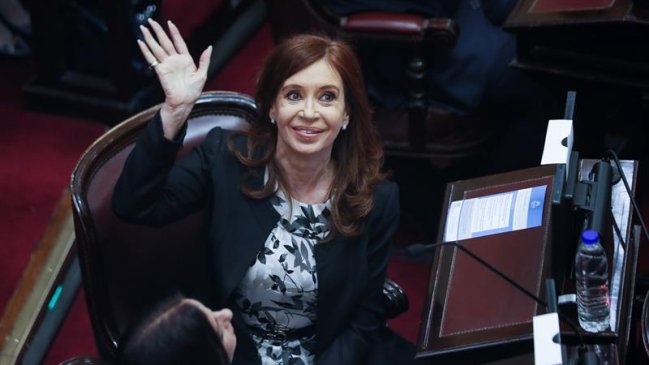 Juez pidió desafuero y prisión preventiva para la ex presidenta argentina Cristina Fernández