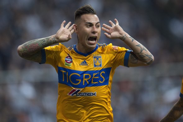Jugaron en el estadio de su clásico rival, fueron golpeados a los 2', y aún así, gracias a a un tremendo despliegue ofensivo coronado por Eduardo Vargas, Tigres UANL derrotó por 1-2 a Monterrey (2-3 en el global) y alzó el trofeo del Torneo de Apertura mexicano. Jugaron en el estadio de su clásico rival, fueron golpeados a los 2', y aún así, gracias a a un tremendo despliegue ofensivo coronado por Eduardo Vargas, Tigres UANL derrotó por 1-2 a Monterrey (2-3 en el global) y alzó el trofeo del Torneo de Apertura mexicano.