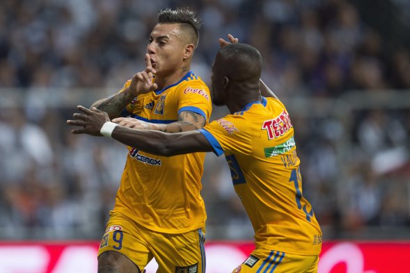 Jugaron en el estadio de su clásico rival, fueron golpeados a los 2', y aún así, gracias a a un tremendo despliegue ofensivo coronado por Eduardo Vargas, Tigres UANL derrotó por 1-2 a Monterrey (2-3 en el global) y alzó el trofeo del Torneo de Apertura mexicano. Jugaron en el estadio de su clásico rival, fueron golpeados a los 2', y aún así, gracias a a un tremendo despliegue ofensivo coronado por Eduardo Vargas, Tigres UANL derrotó por 1-2 a Monterrey (2-3 en el global) y alzó el trofeo del Torneo de Apertura mexicano.
