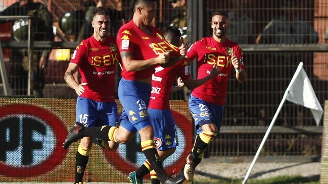 Unión Española cumplió ante Everton, pero no le alcanzó