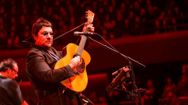 Álvaro Henríquez llevará la música de Álvaro Henríquez llevará la música de