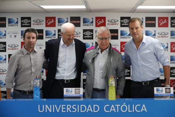 Ignacio Prieto fue presentado este viernes como asesor deportivo del fútbol formativo en U. Católica, en compañía del presidente de Cruzados, Juan Tagle, el gerente técnico, José María Buljubasich y el gerente de divisiones inferiores, Nelson Parraguéz. Ignacio Prieto fue presentado este viernes como asesor deportivo del fútbol formativo en U. Católica, en compañía del presidente de Cruzados, Juan Tagle, el gerente técnico, José María Buljubasich y el gerente de divisiones inferiores, Nelson Parraguéz.