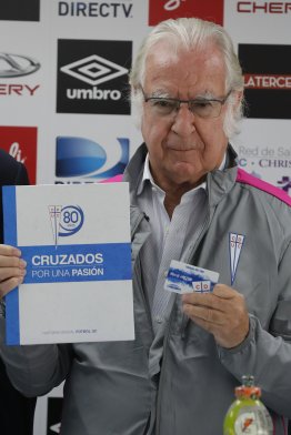 Ignacio Prieto fue presentado este viernes como asesor deportivo del fútbol formativo en U. Católica, en compañía del presidente de Cruzados, Juan Tagle, el gerente técnico, José María Buljubasich y el gerente de divisiones inferiores, Nelson Parraguéz. Ignacio Prieto fue presentado este viernes como asesor deportivo del fútbol formativo en U. Católica, en compañía del presidente de Cruzados, Juan Tagle, el gerente técnico, José María Buljubasich y el gerente de divisiones inferiores, Nelson Parraguéz.