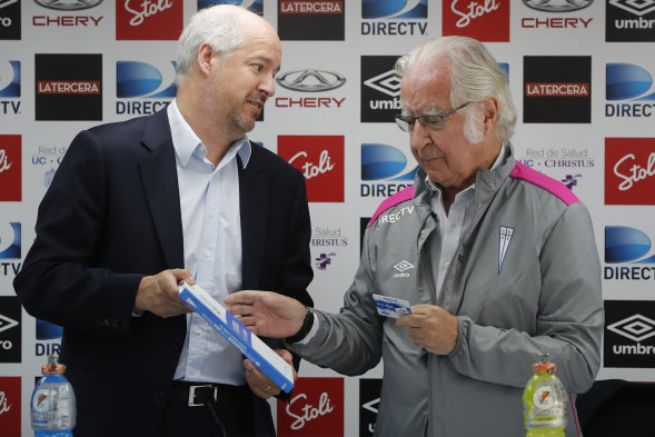 Ignacio Prieto fue presentado este viernes como asesor deportivo del fútbol formativo en U. Católica, en compañía del presidente de Cruzados, Juan Tagle, el gerente técnico, José María Buljubasich y el gerente de divisiones inferiores, Nelson Parraguéz. Ignacio Prieto fue presentado este viernes como asesor deportivo del fútbol formativo en U. Católica, en compañía del presidente de Cruzados, Juan Tagle, el gerente técnico, José María Buljubasich y el gerente de divisiones inferiores, Nelson Parraguéz.