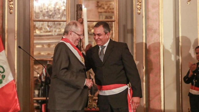 Kuczynski tomó juramento a su nuevo ministro de Interior