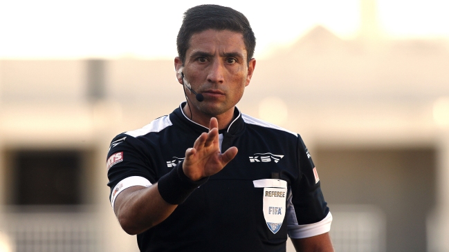 Eduardo Gamboa estará 18 semanas sin arbitrar por error en los penales entre Vallenar y Melipilla Eduardo Gamboa estará 18 semanas sin arbitrar por error en los penales entre Vallenar y Melipilla