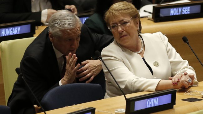 Siguen las críticas al viaje de Bachelet a Cuba tras la bajada del canciller