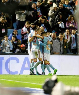 Celta de Vigo, que se apoyó en el medio terreno con el chileno Pablo Hernández, empató 2-2 con Real Madrid en la fecha 18 de la liga española. Los Celta de Vigo, que se apoyó en el medio terreno con el chileno Pablo Hernández, empató 2-2 con Real Madrid en la fecha 18 de la liga española. Los