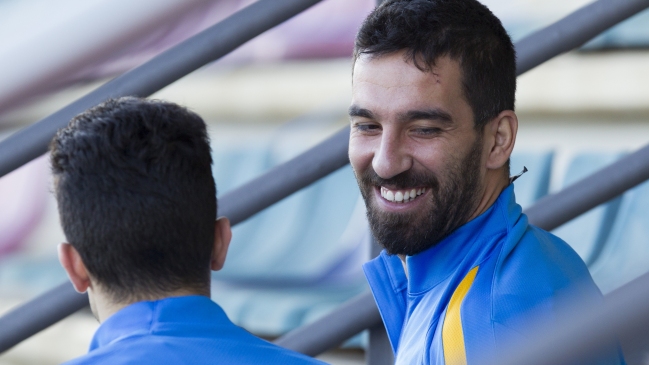 Basaksehir de Estambul negocia con FC Barcelona para fichar a Arda Turan Basaksehir de Estambul negocia con FC Barcelona para fichar a Arda Turan