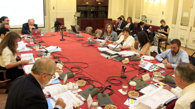 Proyecto de universidades estatales avanza en el Senado