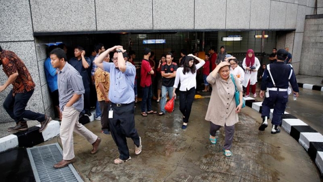 Más de 70 heridos al hundirse el techo del vestíbulo de la Bolsa de Yakarta