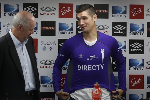 Este jueves, en San Carlos de Apoquindo, fue presentado el arquero Matías Dituro como el tercer refuerzo de Universidad Católica de cara al Campeonato Nacional 2018, donde los cruzados buscarán volver a torneos internacionales. Este jueves, en San Carlos de Apoquindo, fue presentado el arquero Matías Dituro como el tercer refuerzo de Universidad Católica de cara al Campeonato Nacional 2018, donde los cruzados buscarán volver a torneos internacionales.