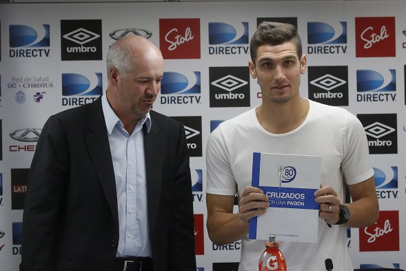 Este jueves, en San Carlos de Apoquindo, fue presentado el arquero Matías Dituro como el tercer refuerzo de Universidad Católica de cara al Campeonato Nacional 2018, donde los cruzados buscarán volver a torneos internacionales. Este jueves, en San Carlos de Apoquindo, fue presentado el arquero Matías Dituro como el tercer refuerzo de Universidad Católica de cara al Campeonato Nacional 2018, donde los cruzados buscarán volver a torneos internacionales.