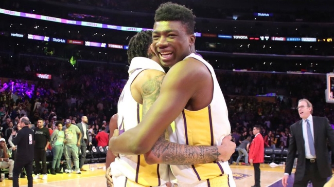 Los Angeles Lakers barrió a New York Knicks en la NBA Los Angeles Lakers barrió a New York Knicks en la NBA