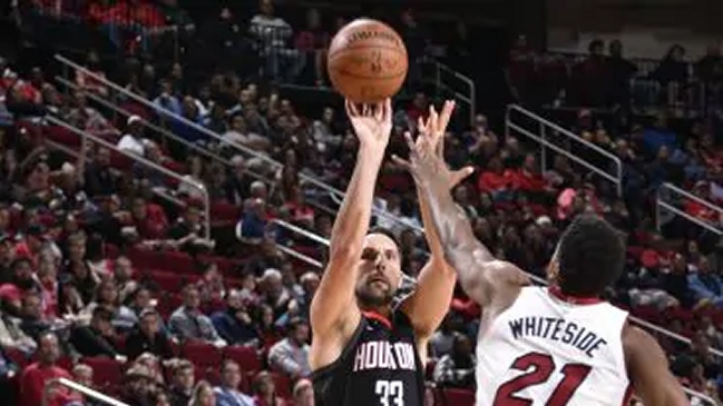 Houston Rockets superó a Miami Heat en duelo de líderes de división en la NBA Houston Rockets superó a Miami Heat en duelo de líderes de división en la NBA