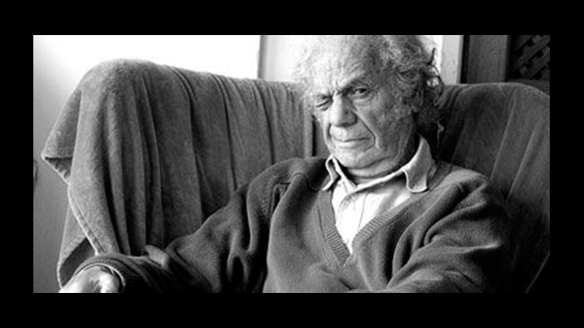 La columna de Aldo Schiappacasse: Nicanor Parra quería que lo velaran con zapatos de fútbol La columna de Aldo Schiappacasse: Nicanor Parra quería que lo velaran con zapatos de fútbol